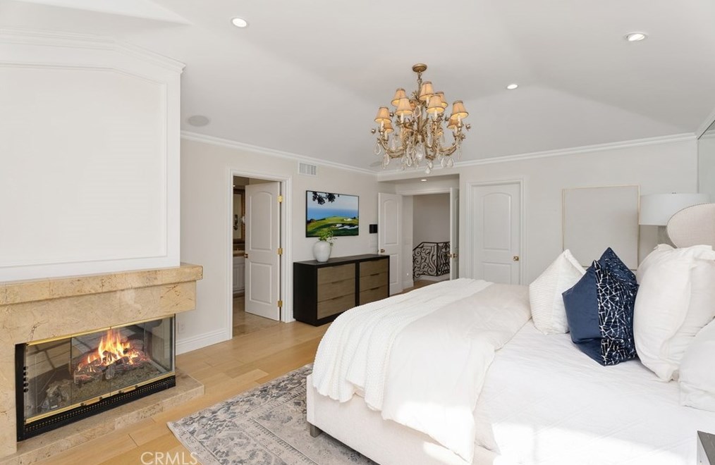 74 Chandon, Newport Beach CA  92657-1111 exterior