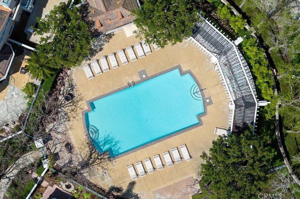 74 Chandon, Newport Beach CA  92657-1111 exterior