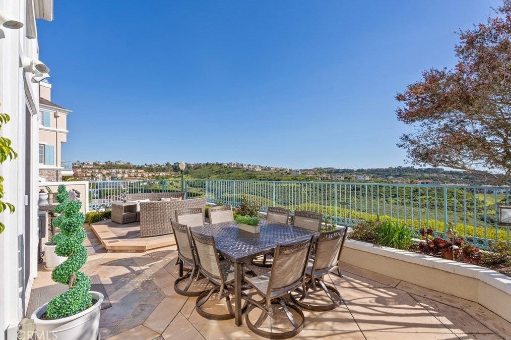 74 Chandon, Newport Beach CA  92657-1111 exterior