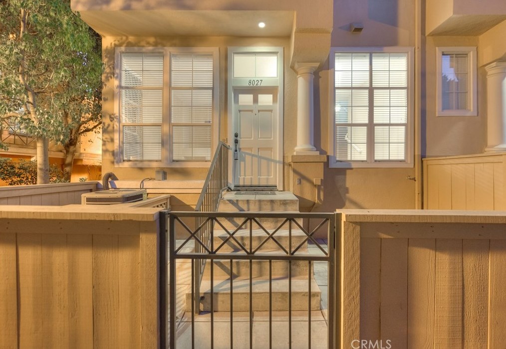 8027 Naples Ln, Anaheim CA  92808-2436 exterior