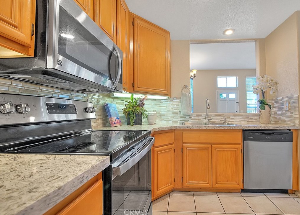 8027 Naples Ln, Anaheim CA  92808-2436 exterior