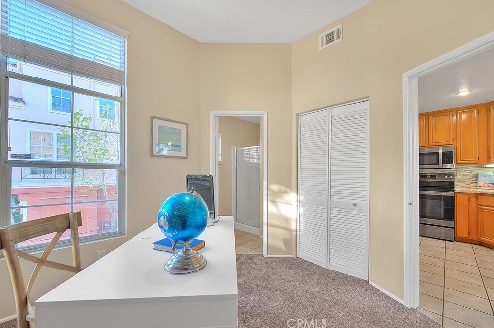 8027 Naples Ln, Anaheim CA  92808-2436 exterior