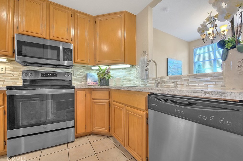 8027 Naples Ln, Anaheim CA  92808-2436 exterior