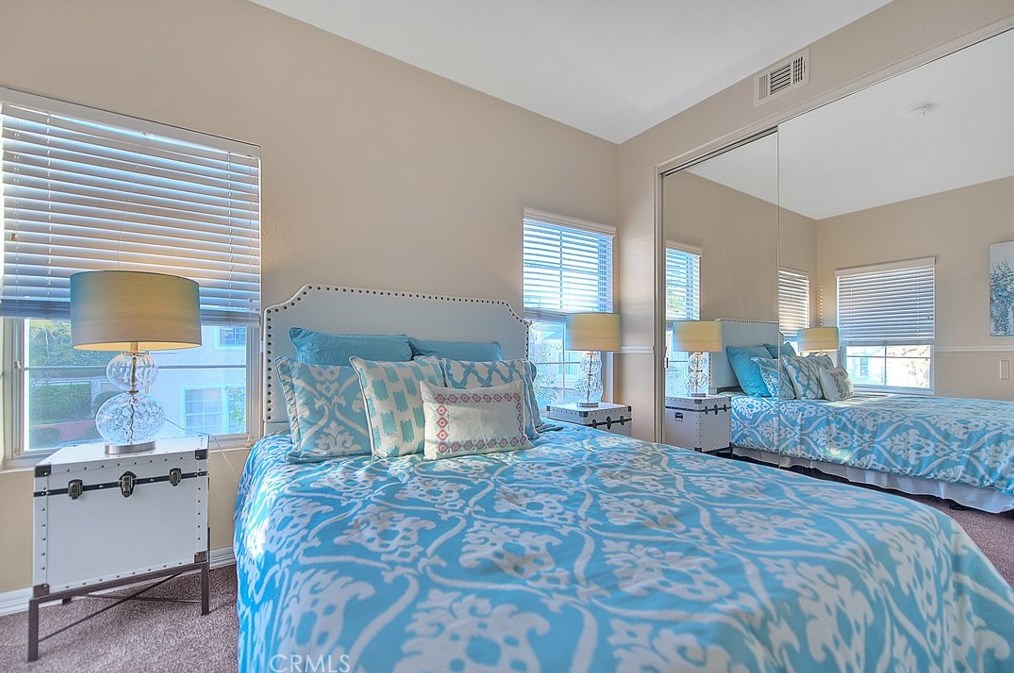 8027 Naples Ln, Anaheim CA  92808-2436 exterior