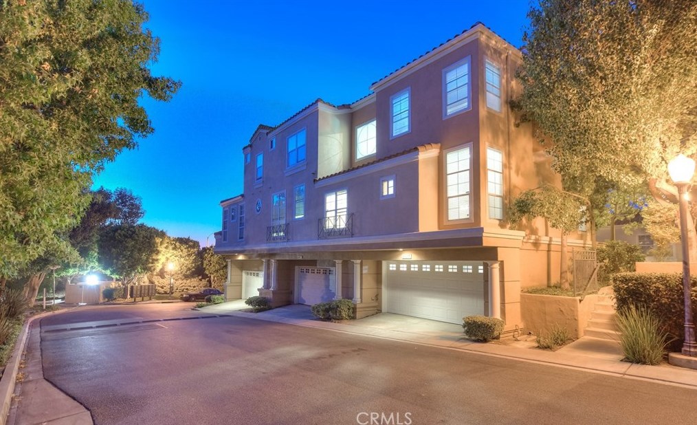 8027 Naples Ln, Anaheim CA  92808-2436 exterior