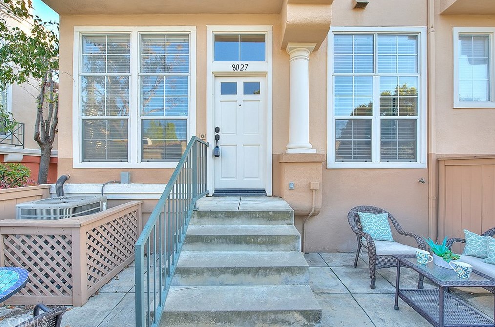 8027 Naples Ln, Anaheim CA  92808-2436 exterior