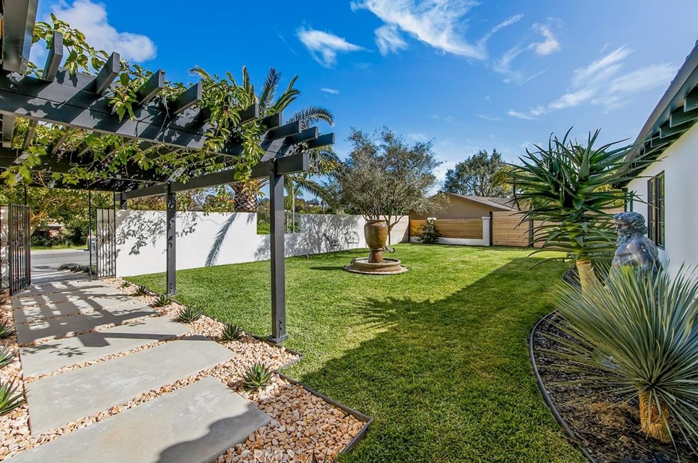 30511 Paseo Del Valle, Laguna Beach CA  92677-2314 exterior