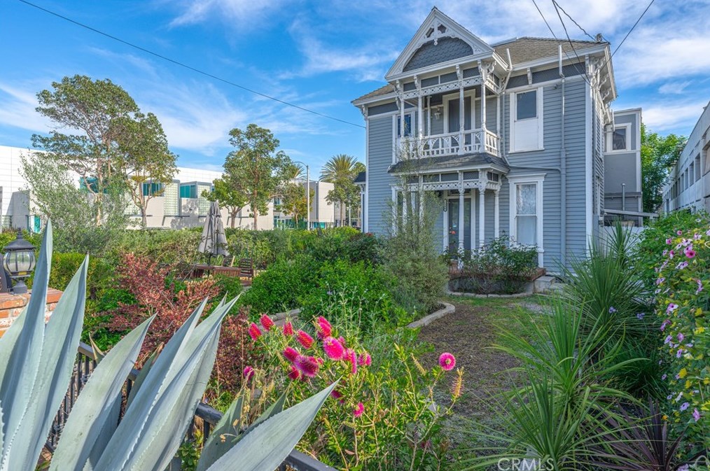 1108 5th St, Santa Ana CA  92703-3802 exterior