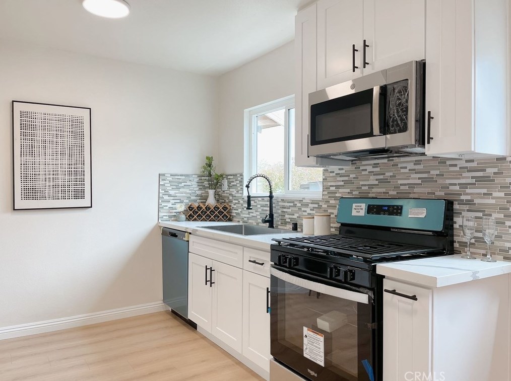 2045 111th St, Los Angeles CA  90047-4702 exterior