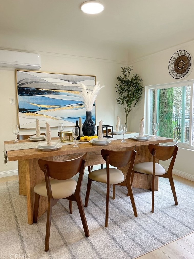 2045 111th St, Los Angeles CA  90047-4702 exterior