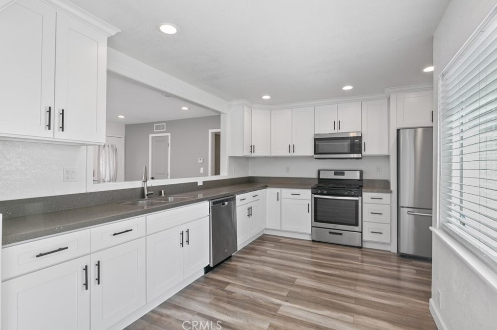 2836 Elmlawn Dr, Anaheim CA  92804-3913 exterior