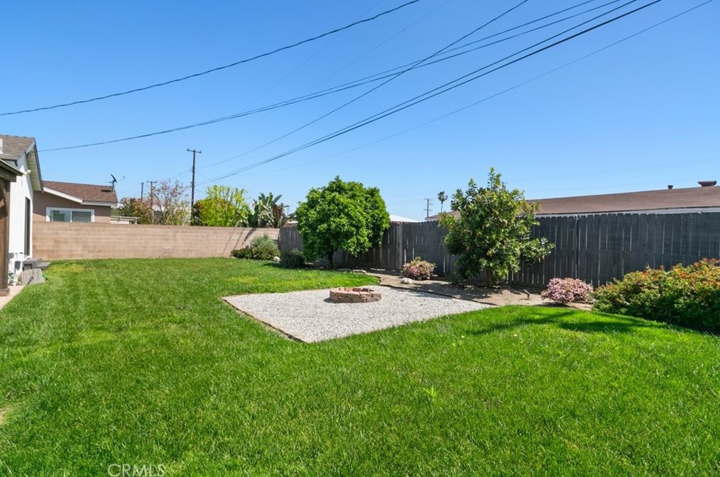 2836 Elmlawn Dr, Anaheim CA  92804-3913 exterior