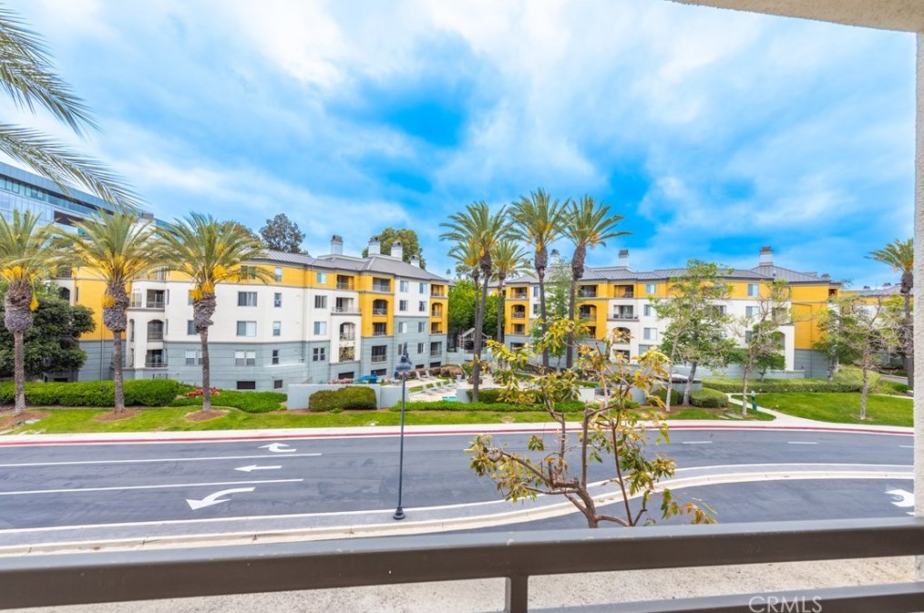 1352 Scholarship, Irvine CA  92612-5686 exterior