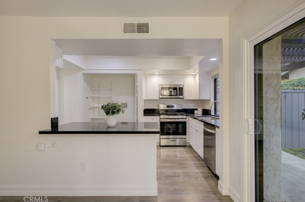 1707 Heritage Cir, Anaheim CA  92804-6553 exterior