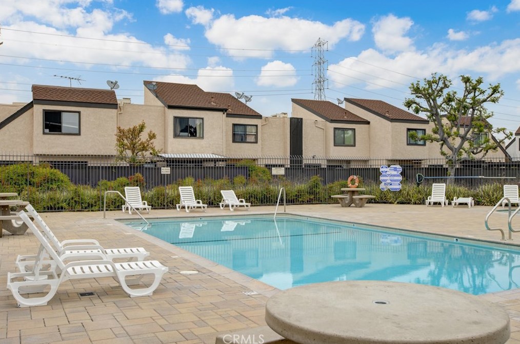 1707 Heritage Cir, Anaheim CA  92804-6553 exterior