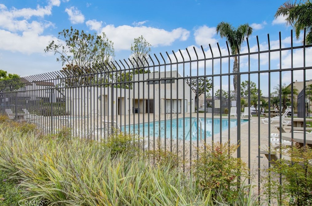 1707 Heritage Cir, Anaheim CA  92804-6553 exterior