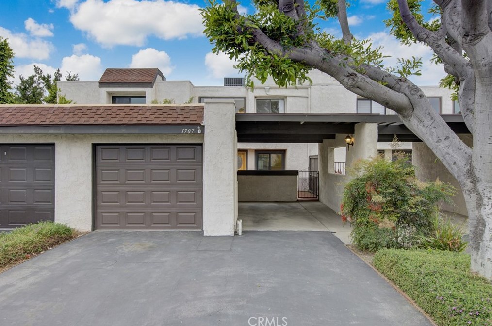 1707 Heritage Cir, Anaheim CA  92804-6553 exterior