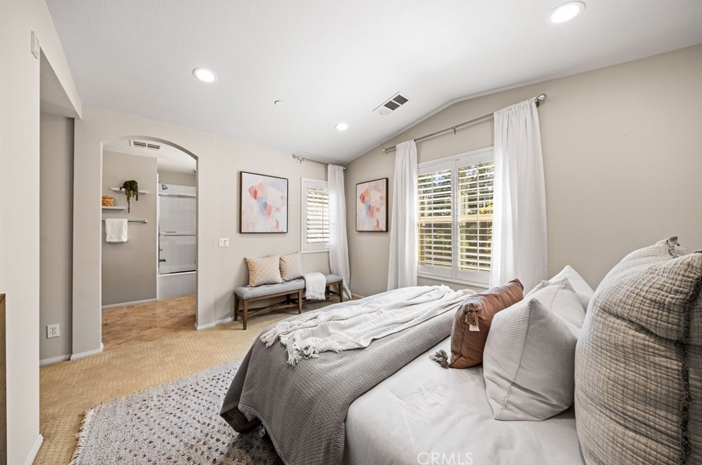 66 Hedge Bloom, Irvine CA  92618-1516 exterior