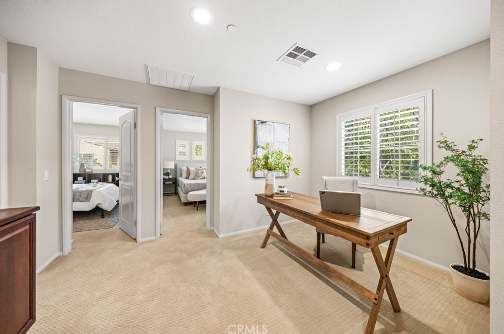 66 Hedge Bloom, Irvine CA  92618-1516 exterior