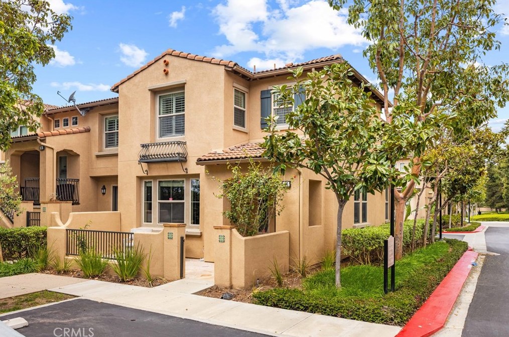 66 Hedge Bloom, Irvine CA  92618-1516 exterior