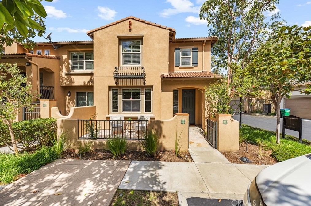 66 Hedge Bloom, Irvine CA  92618-1516 exterior