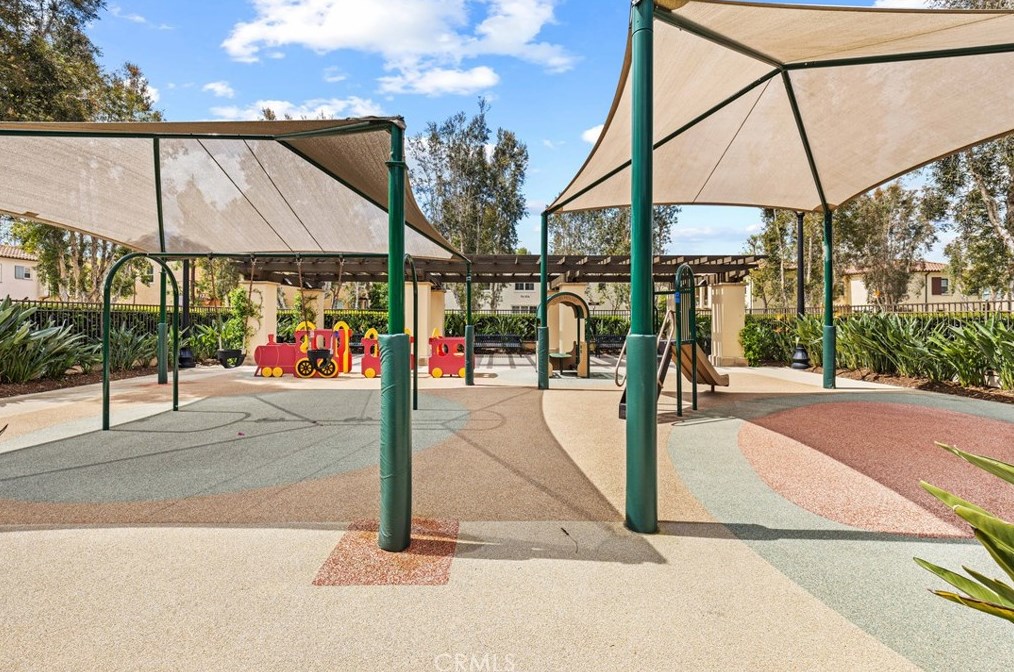 66 Hedge Bloom, Irvine CA  92618-1516 exterior