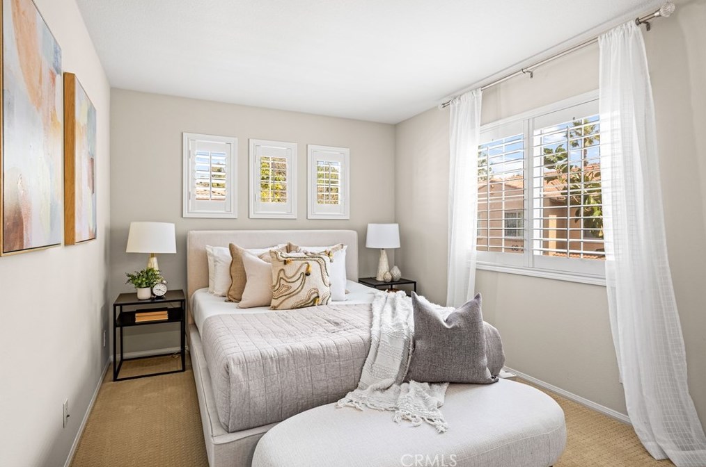 66 Hedge Bloom, Irvine CA  92618-1516 exterior