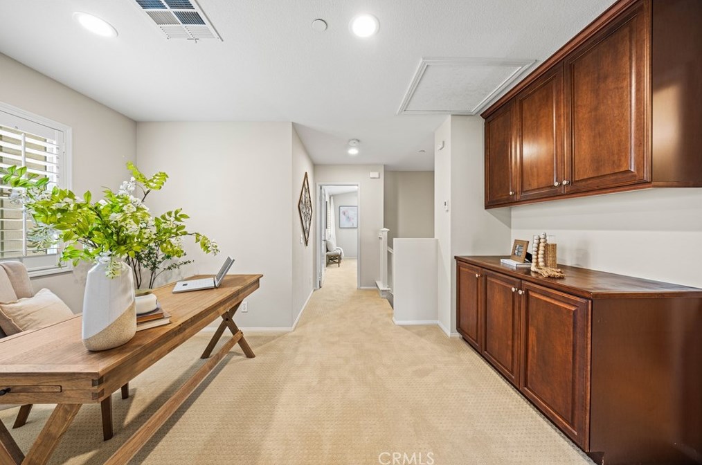 66 Hedge Bloom, Irvine CA  92618-1516 exterior