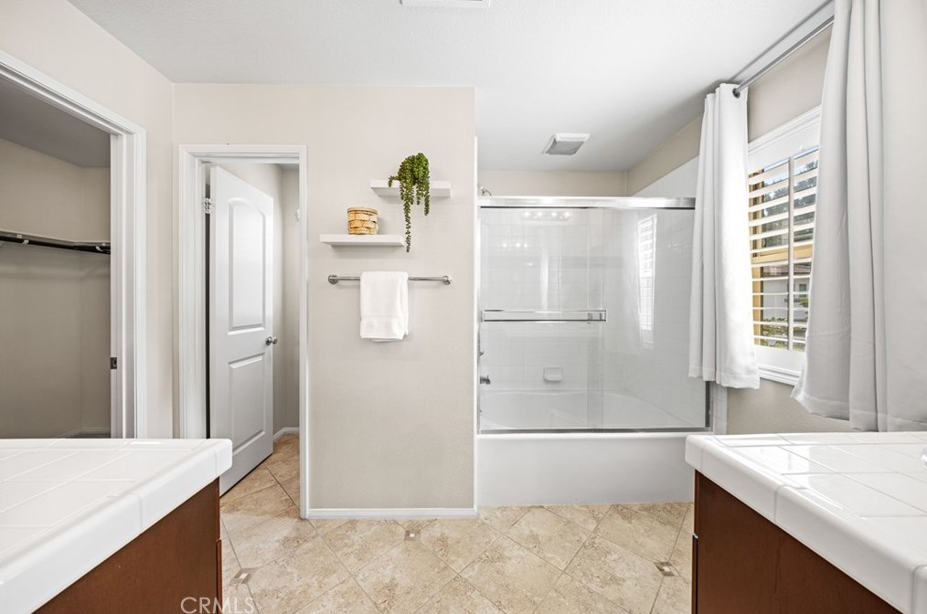 66 Hedge Bloom, Irvine CA  92618-1516 exterior