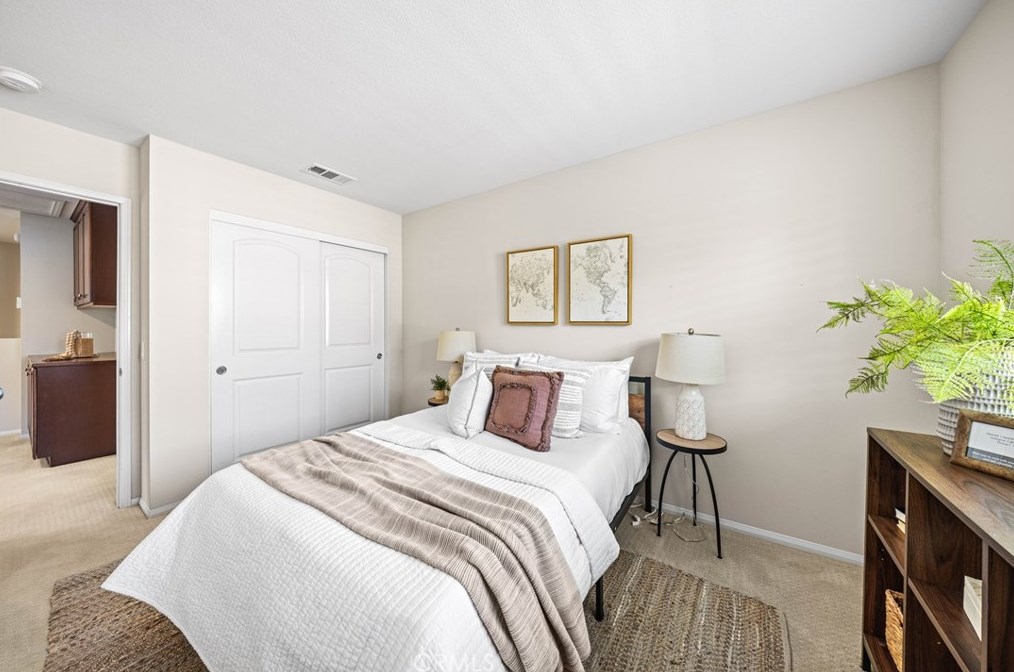 66 Hedge Bloom, Irvine CA  92618-1516 exterior