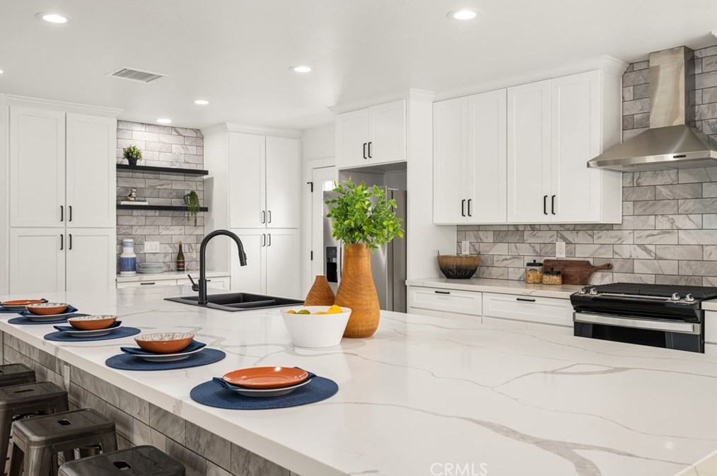 4915 7th Ave, Los Angeles CA  90043-4839 exterior