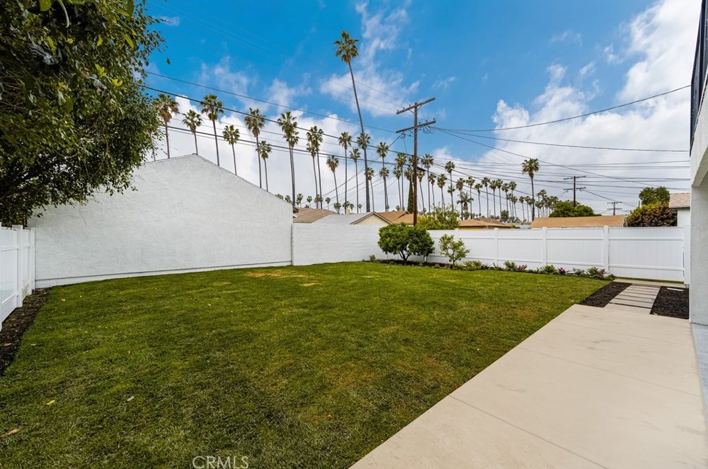 4915 7th Ave, Los Angeles CA  90043-4839 exterior