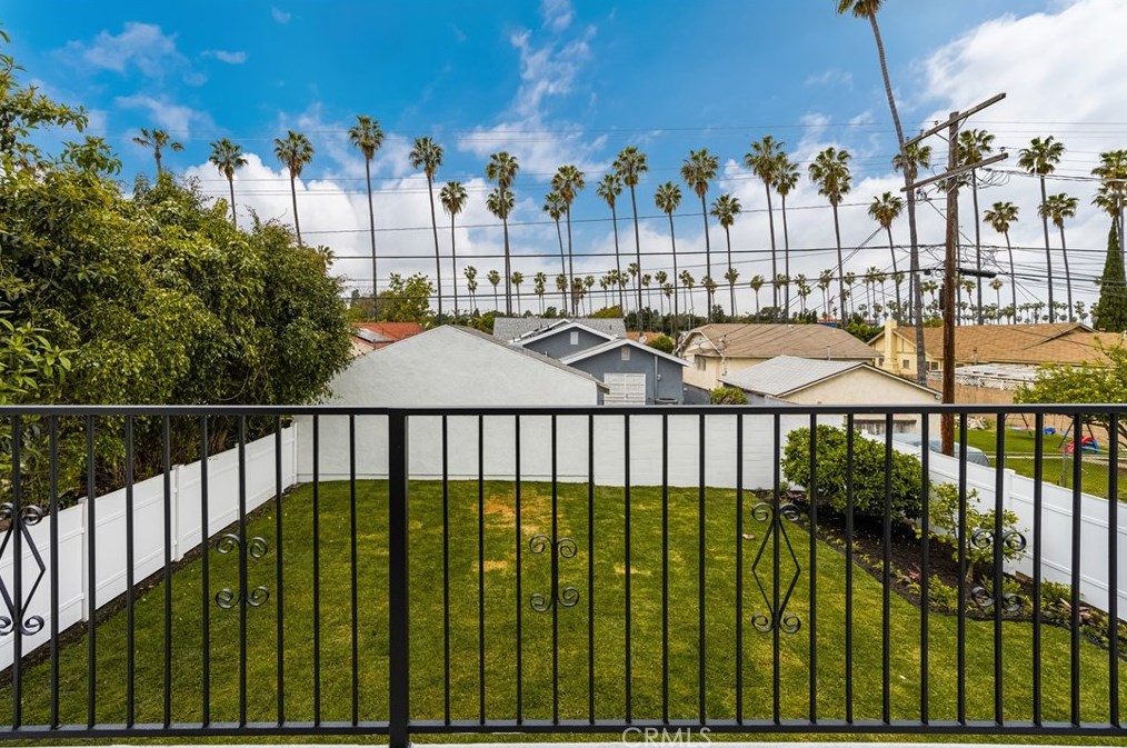 4915 7th Ave, Los Angeles CA  90043-4839 exterior