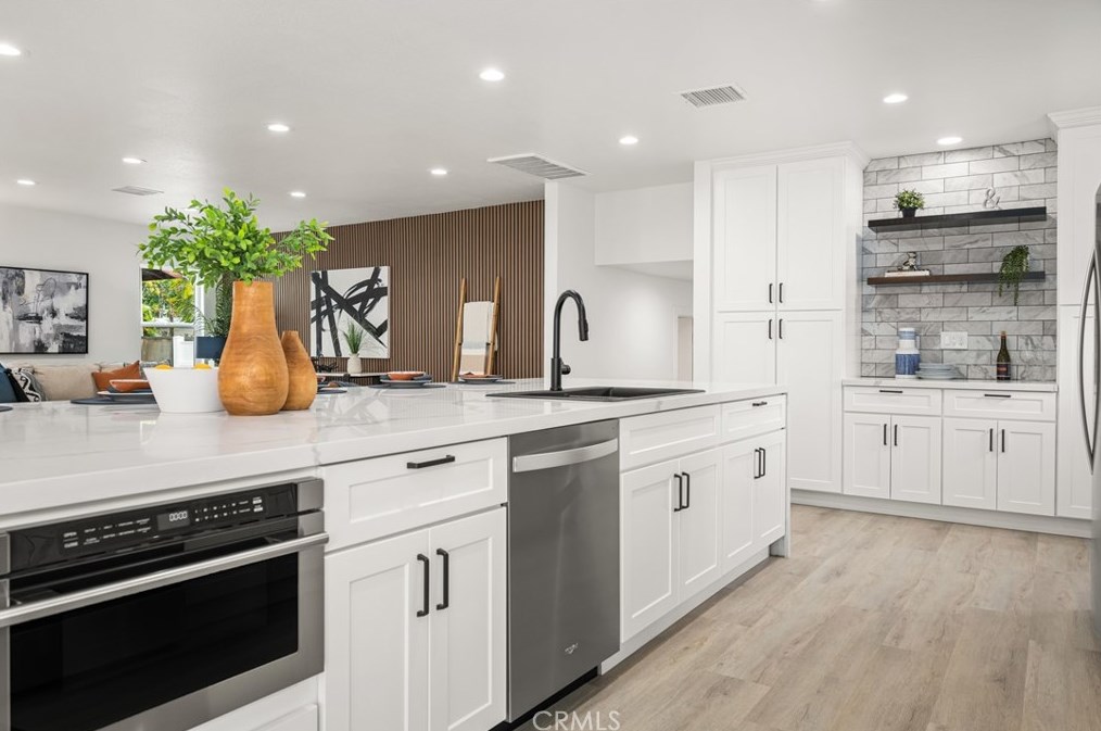 4915 7th Ave, Los Angeles CA  90043-4839 exterior