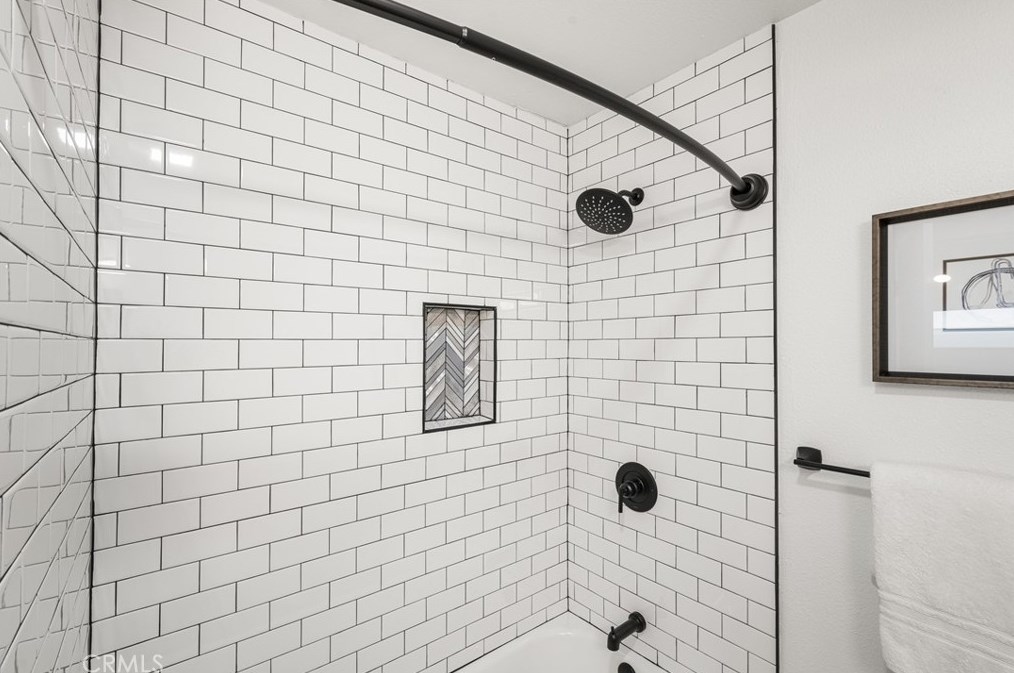 4915 7th Ave, Los Angeles CA  90043-4839 exterior