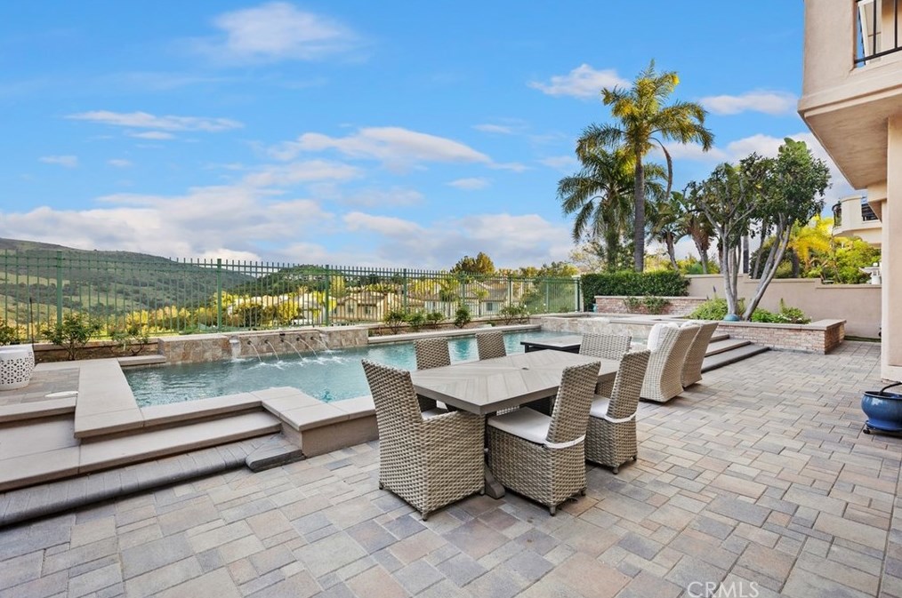 8 Sawmill, Trabuco Canyon CA  92679-4205 exterior