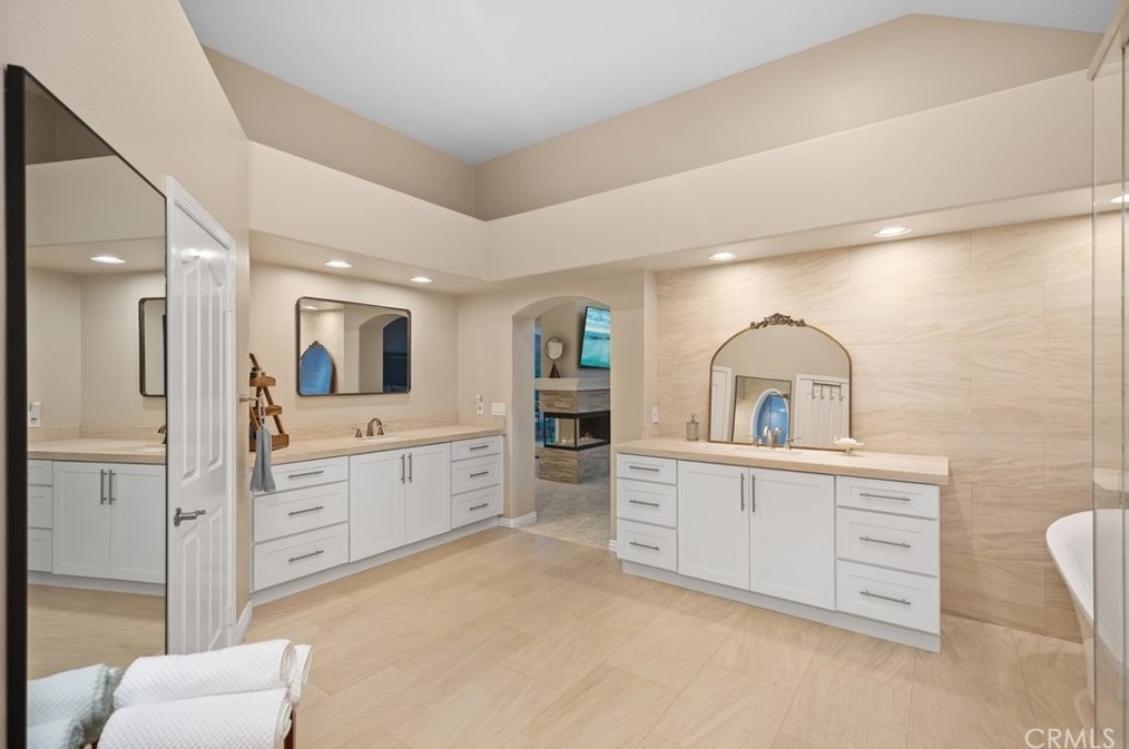 8 Sawmill, Trabuco Canyon CA  92679-4205 exterior