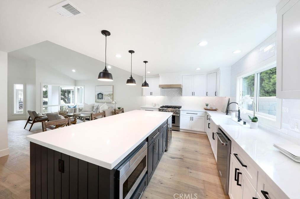 9 Daybreak, Irvine CA  92614-5403 exterior