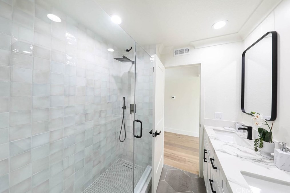 9 Daybreak, Irvine CA  92614-5403 exterior