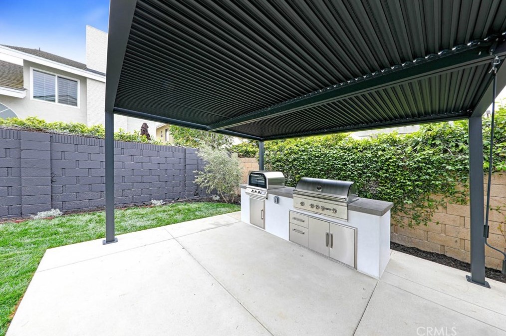 9 Daybreak, Irvine CA  92614-5403 exterior