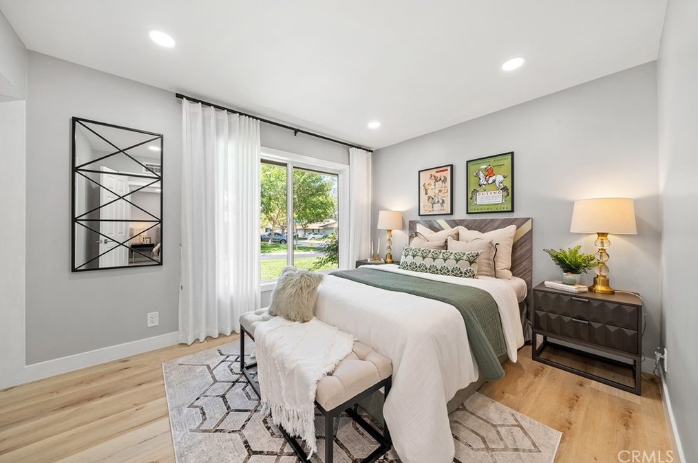 5252 Thorn Tree Ln, Irvine CA  92612-2346 exterior