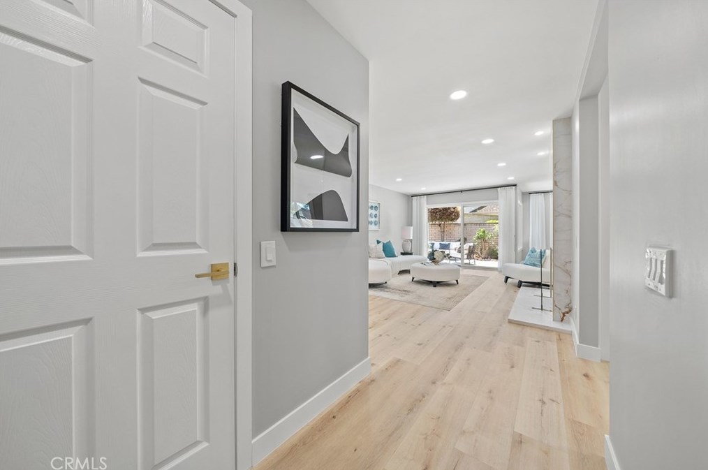 5252 Thorn Tree Ln, Irvine CA  92612-2346 exterior