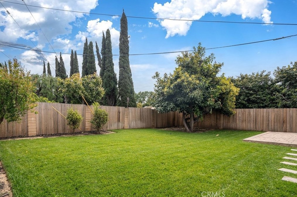 1100 Acacia Ave, Fullerton CA  92831-2930 exterior