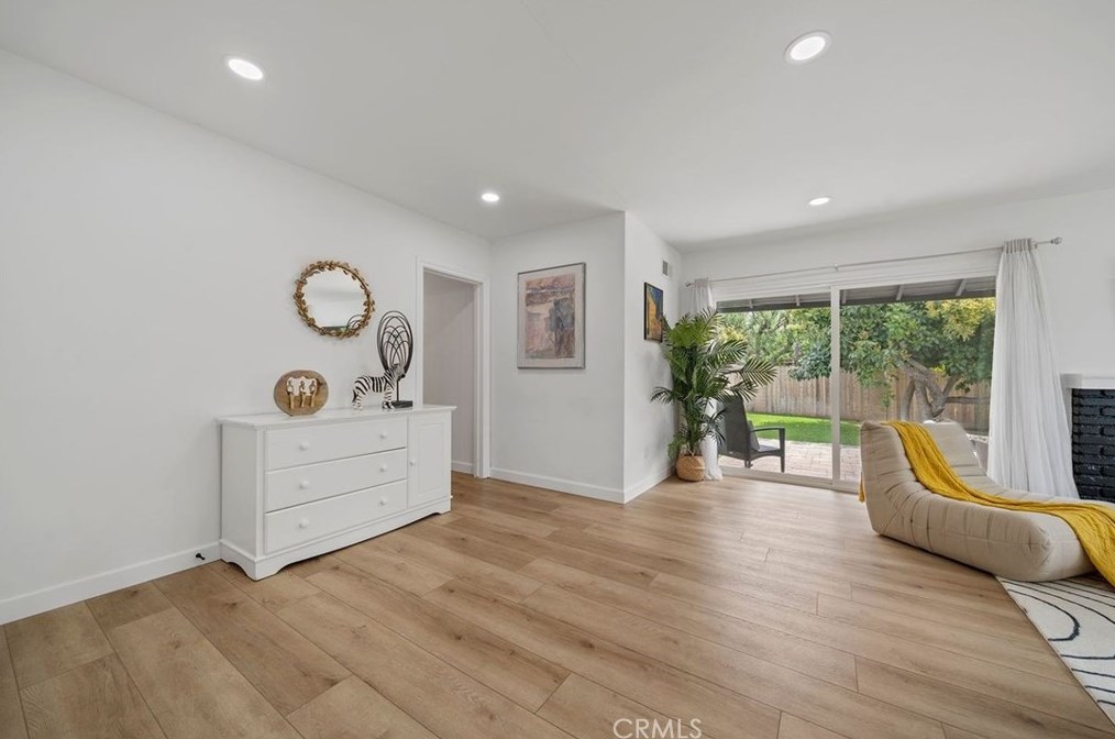 1100 Acacia Ave, Fullerton CA  92831-2930 exterior
