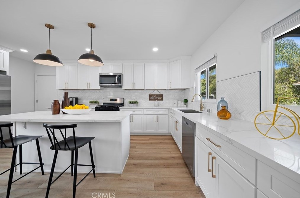 1100 Acacia Ave, Fullerton CA  92831-2930 exterior