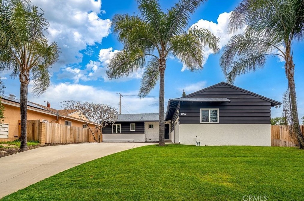 1100 Acacia Ave, Fullerton CA  92831-2930 exterior