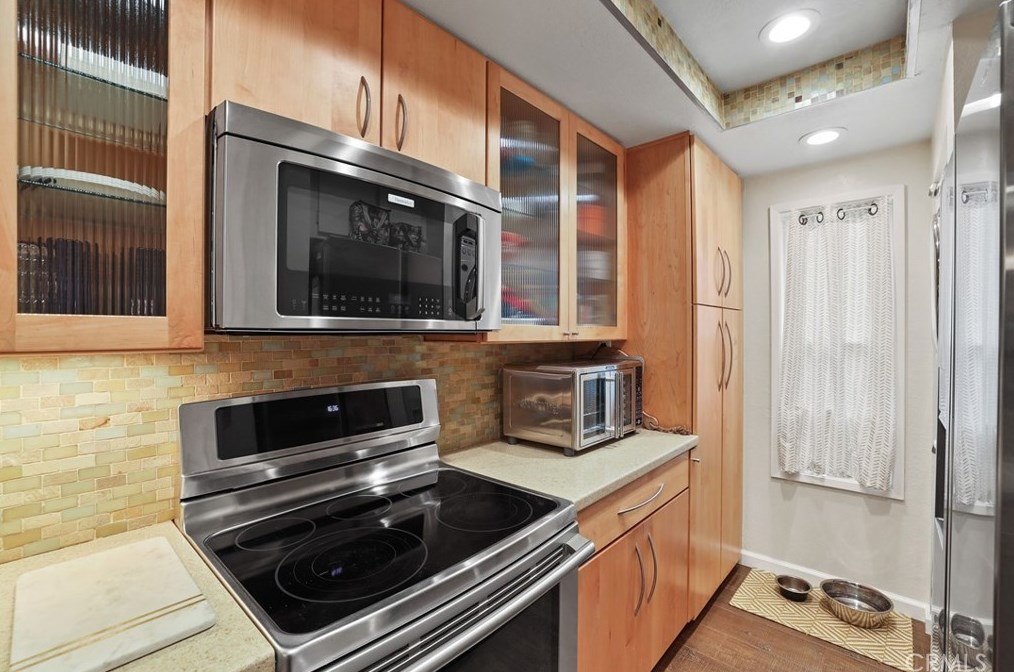 83 Abbeywood Ln, Laguna Beach CA  92656-2907 exterior