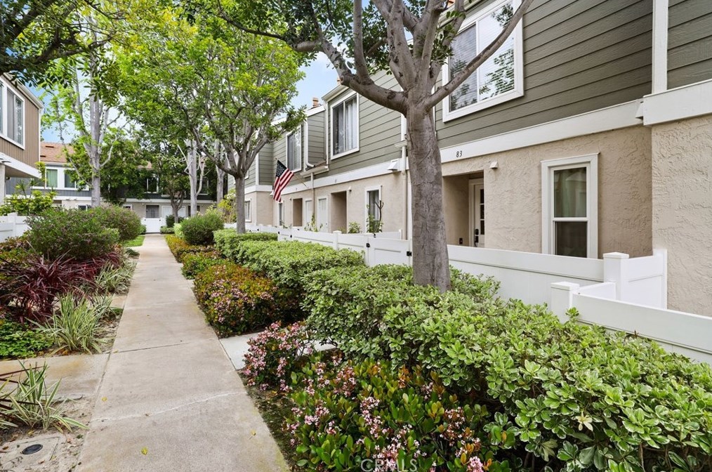 83 Abbeywood Ln, Laguna Beach CA  92656-2907 exterior