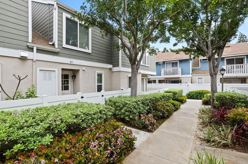 83 Abbeywood Ln, Laguna Beach CA  92656-2907 exterior