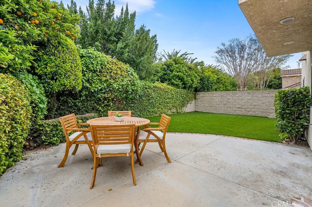 10 Pacific Grove Dr, Laguna Beach CA  92656-4216 exterior